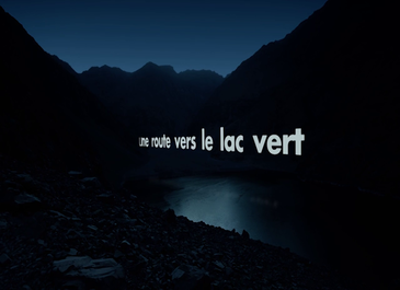une route vers le lac vert